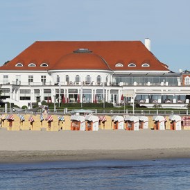 Wellnesshotel: Außenansicht vom Strand - ATLANTIC Grand Hotel Travemünde