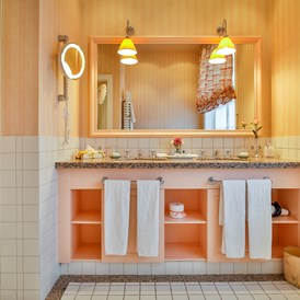 Wellnesshotel: Großzügige Badezimmer - mit Dusche und/oder Badewanne! - Hotel Stadt Hamburg