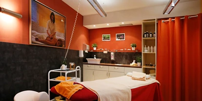 Wellnessurlaub - Finnische Sauna - Fladungen - Raum für Massage und Kosmetikanwendungen - Konsum Berghotel Oberhof