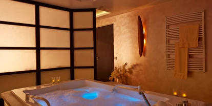 Wellnessurlaub - Pools: Innenpool - Thüringen - Romantikbad  für Zwei - H+ Hotel & SPA Friedrichroda