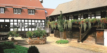 Wellnessurlaub - Pools: Innenpool - Thüringen - Mittelalterlicher Innenhof - Hotel Hammermühle