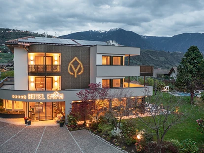 Wellnessurlaub - Dorf Tirol - Romantisches Luxushotel im Meraner Land - FAYN garden retreat hotel