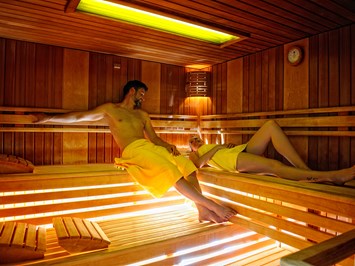 Landhotel Talblick Saunen und Bäder im Detail Finnische Sauna mit Farbtherapie