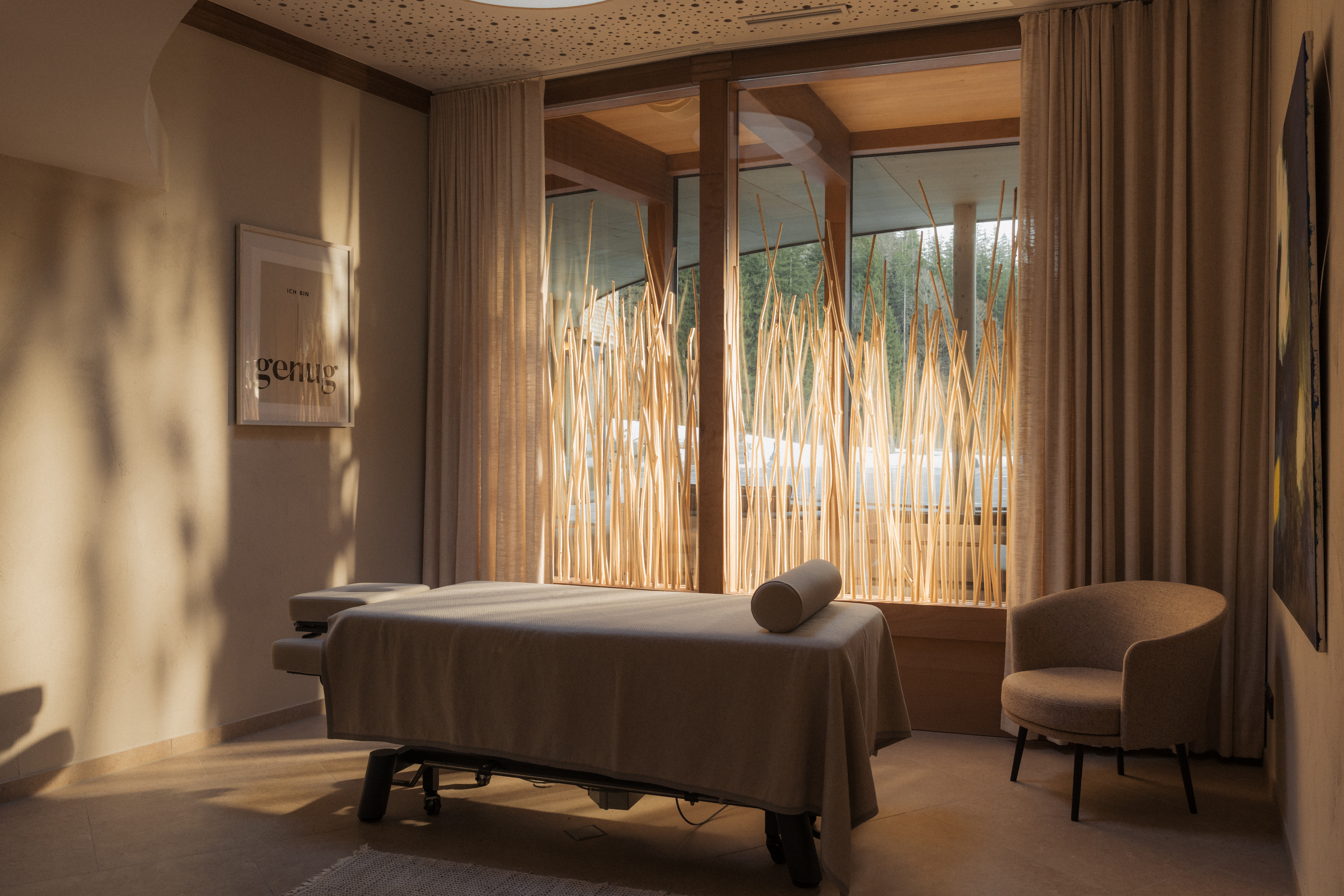 Wellnesshotel: Massageraum für Anwendungen - Berghotel Schlossanger Alp - Kulinarik | Restaurant