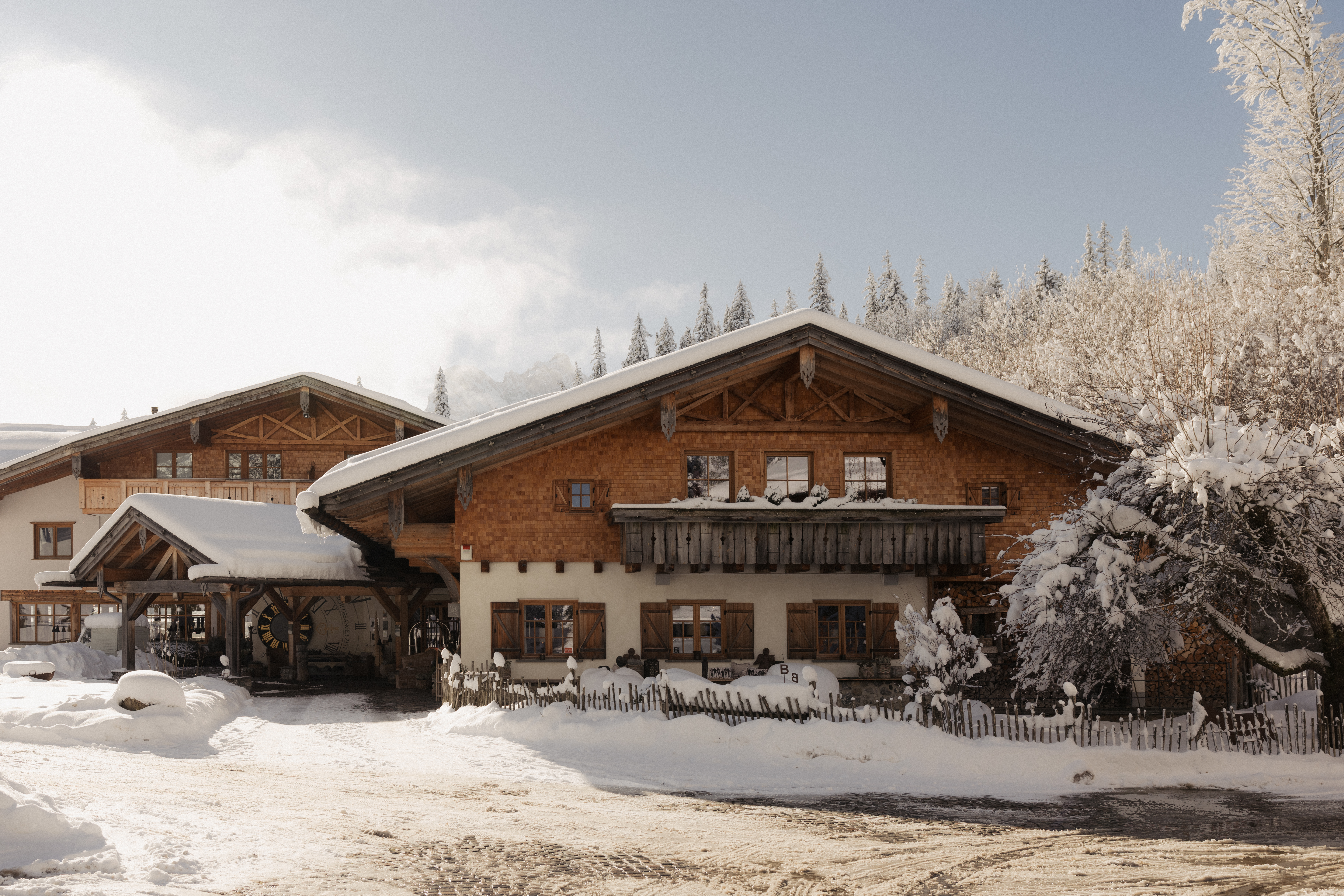 Wellnesshotel: Außenansicht Winter - Berghotel Schlossanger Alp - Hotel | Umgebung
