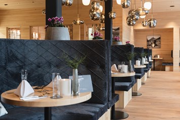 Wellnesshotel: Panoramarestaurant - Torghele's Wald & Fluh