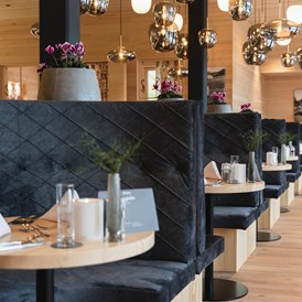 Wellnesshotel: Panoramarestaurant - Torghele's Wald & Fluh