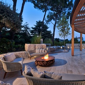 Wellnesshotel: Outdoor Lounge - Esplanade Tergesteo - Luxury Retreat