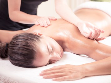 Kulm Hotel St. Moritz Massagen im Detail Spa Ritual Massage