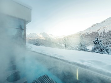 Kulm Hotel St. Moritz Saunen und Bäder im Detail Open Air Pool (34°C)