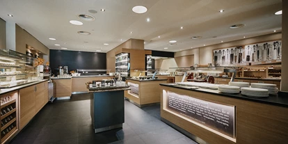 Wellnessurlaub - Bad Aibling - Buffetbereich - DAS KRONTHALER****S