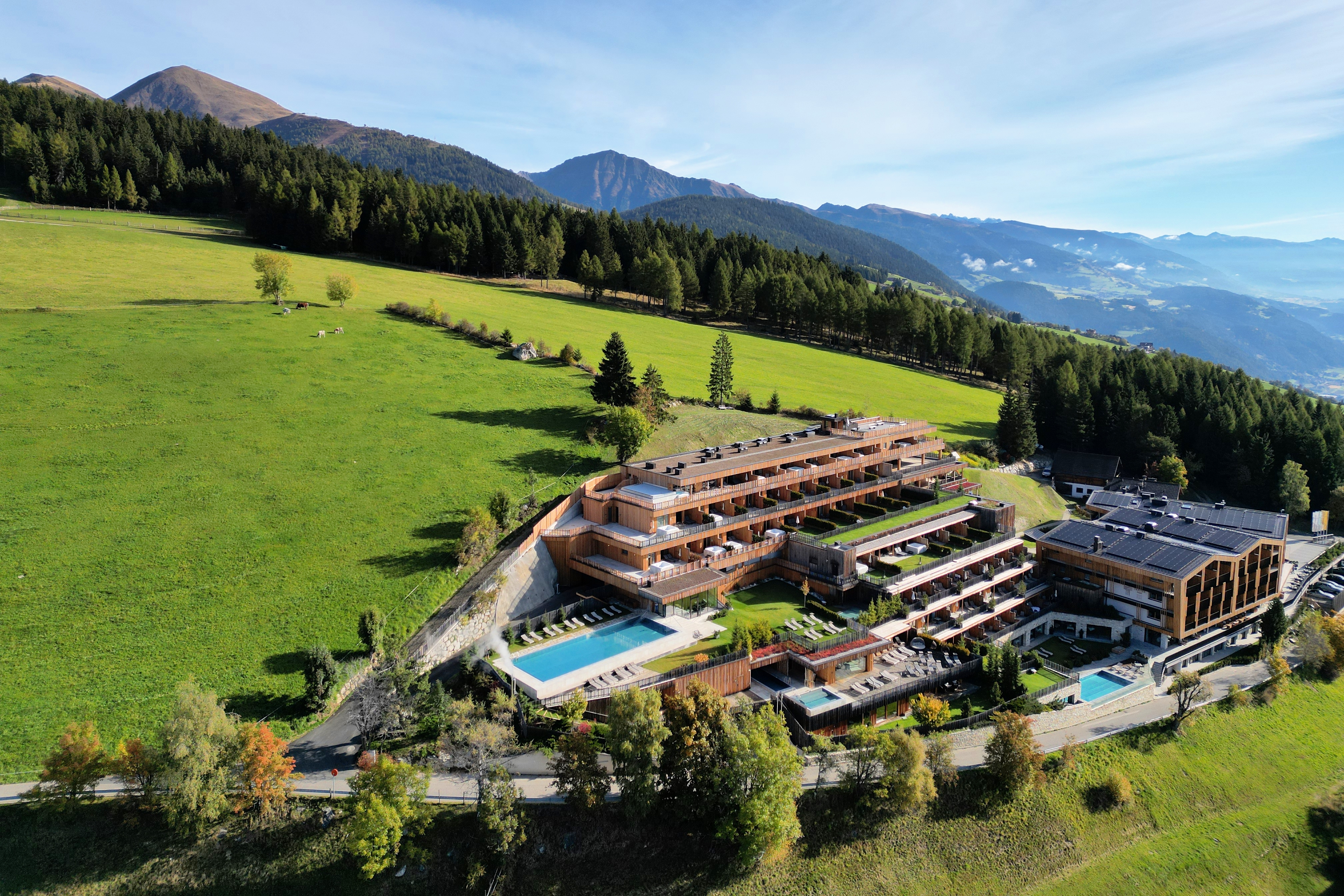 Wellnessurlaub - Außenansicht - Tratterhof Mountain Sky® Hotel