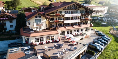 Wellnessurlaub - Dorf Tirol - Hotelansicht Sommer Aussen - Activehotel Bergkönig