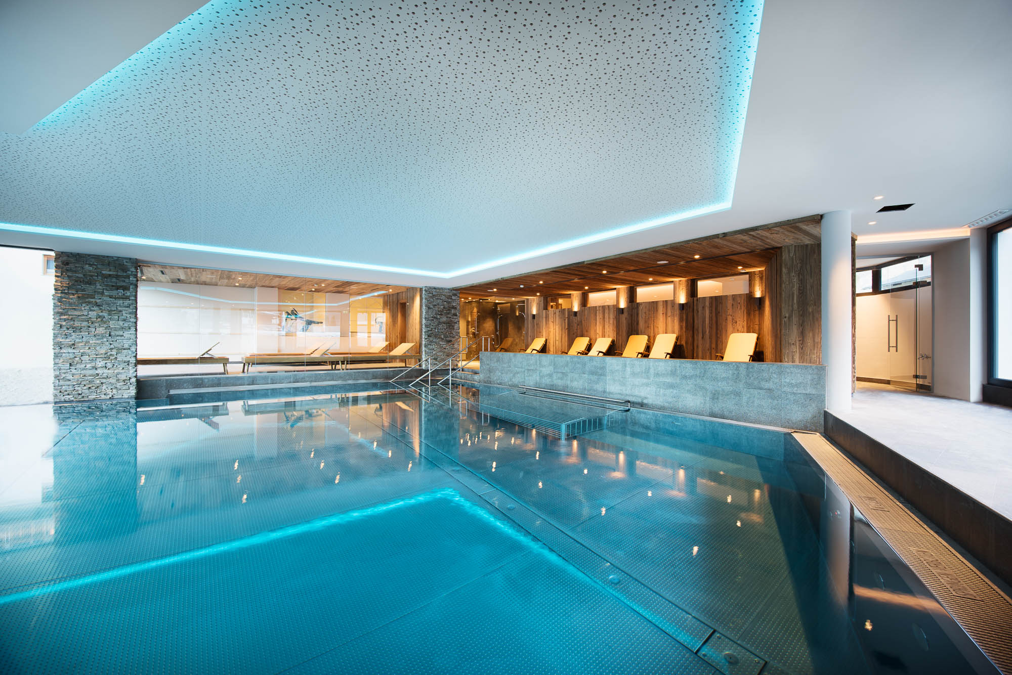 Wellnesshotel: Indoor Pool - Activehotel Bergkönig