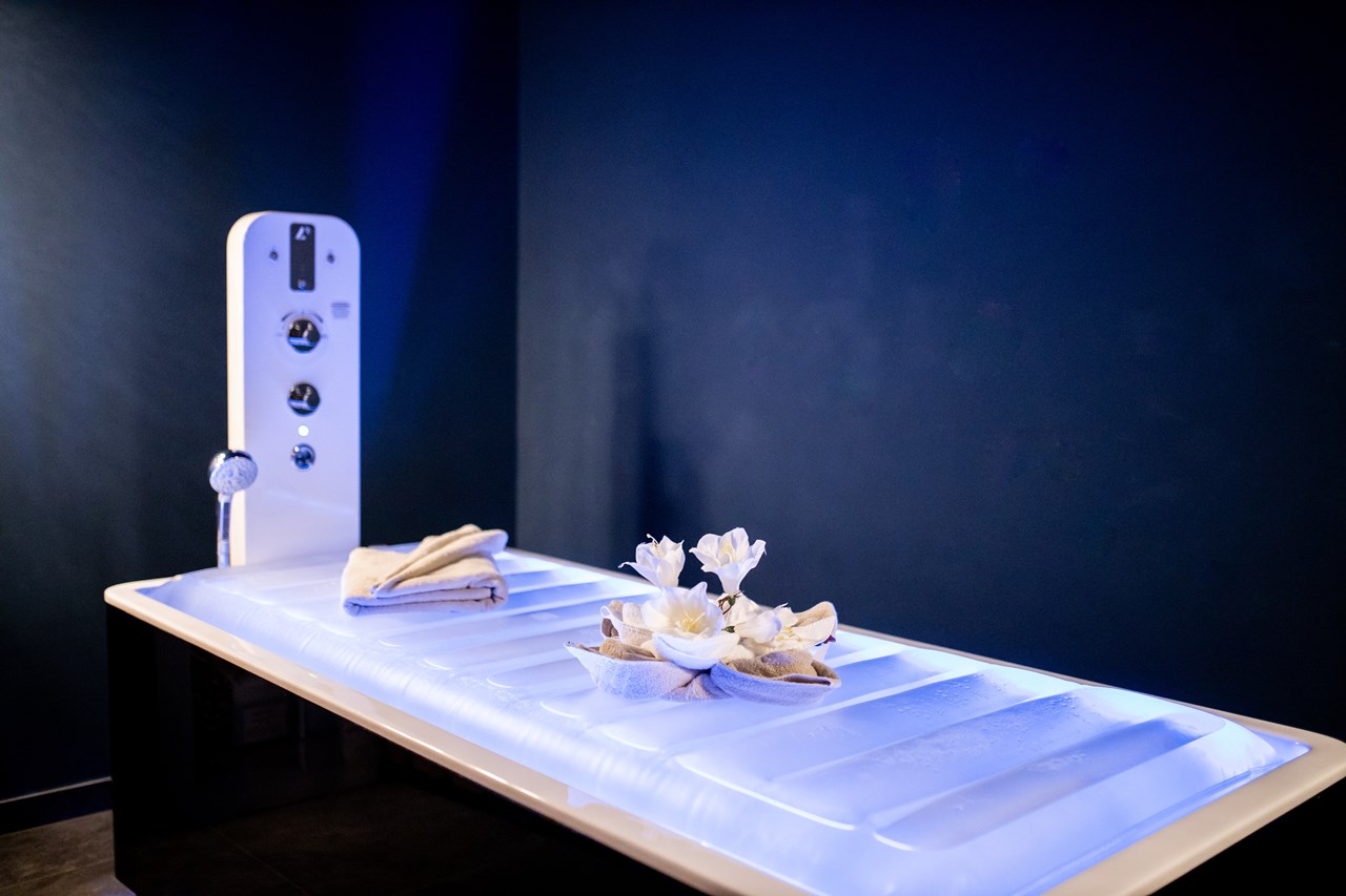 Das Bayrischzell Familotel Oberbayern Behandlungen im Detail AquathermoJet® | Wasserbettmassage