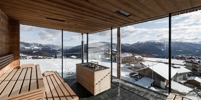 Wellnessurlaub - Oberbozen - Panorama-Sauna - Alpine Lifestyle Hotel Ambet