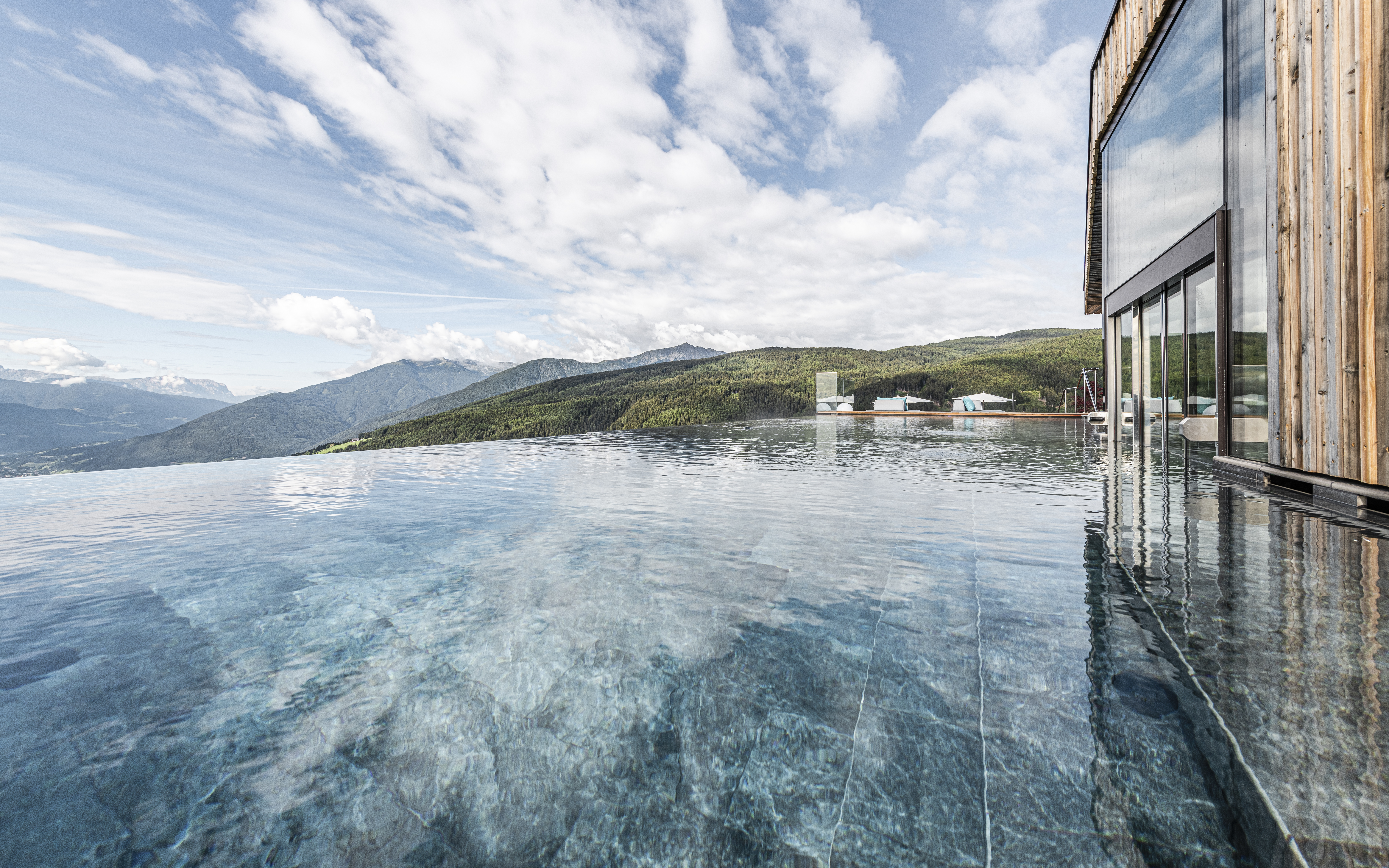 Wellnesshotel: Infinity-Sky-Pool - Alpine Lifestyle Hotel Ambet
