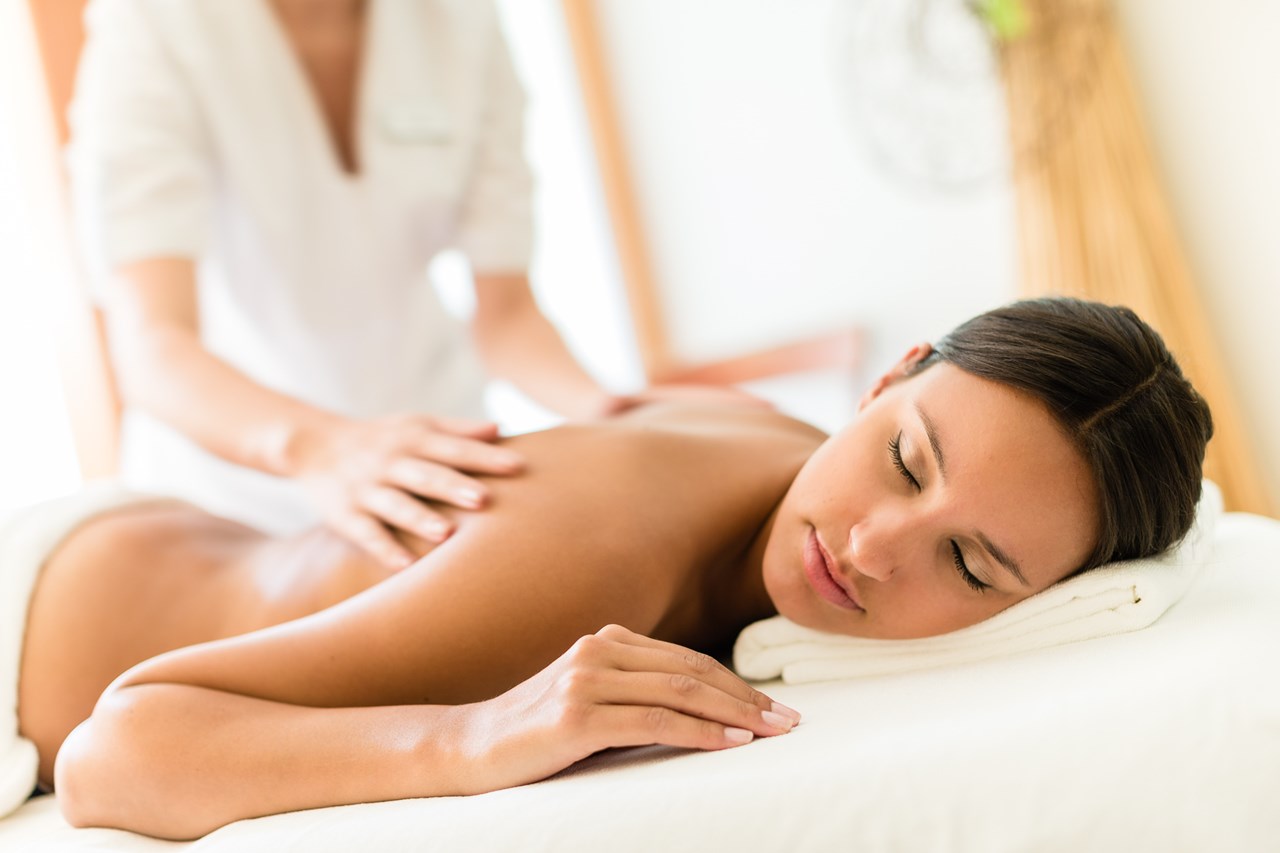 Alpin Hotel Masl Massagen im Detail Entspannende Teilkörpermassage (Rücken oder Beine)
