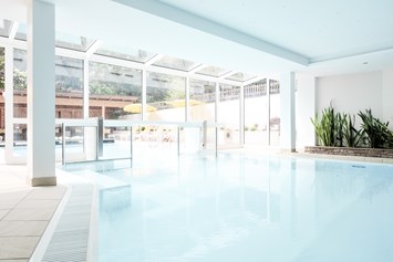 Wellnesshotel: Pool - Alpine Hideaway Zillertalerhof 4 Sterne S