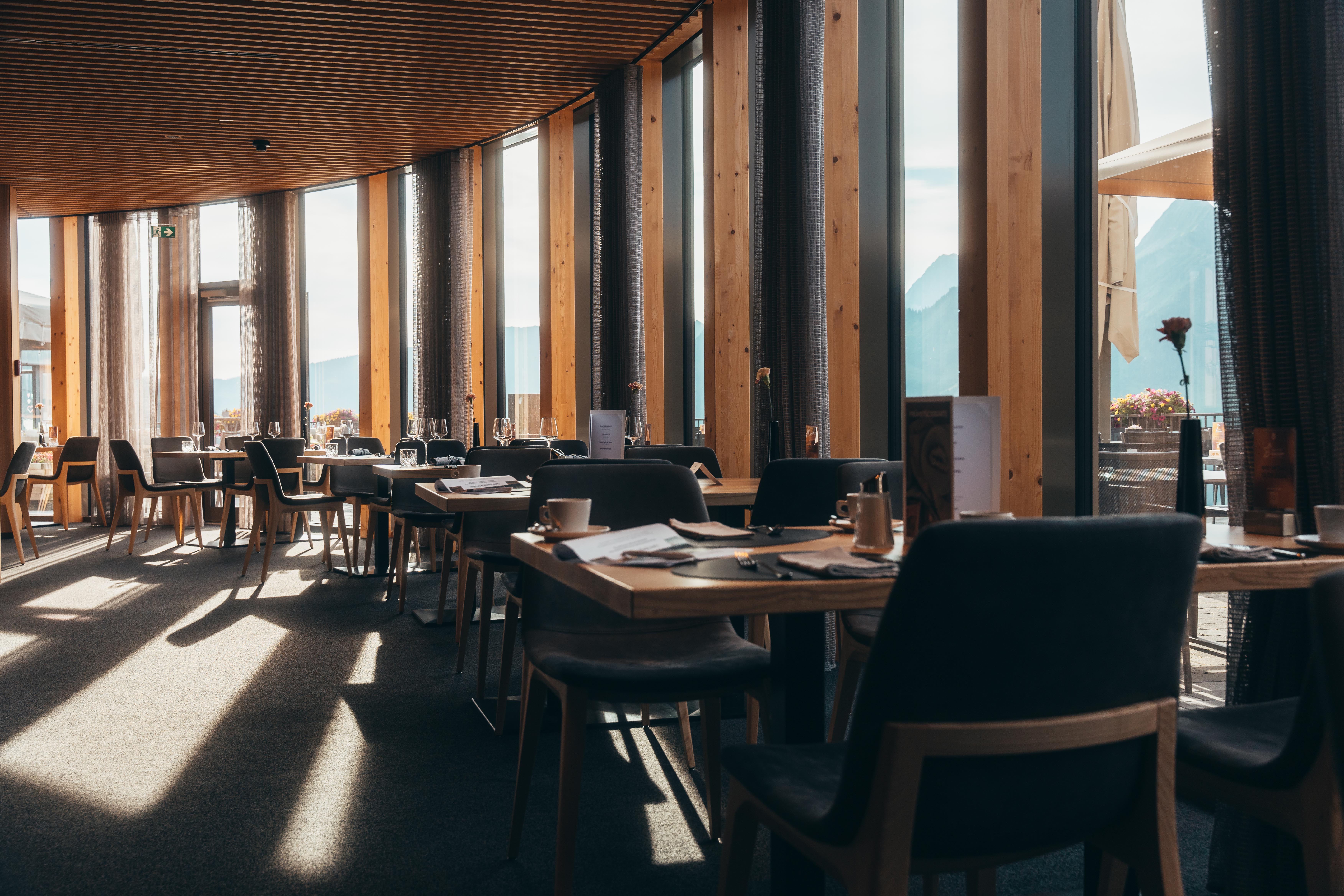 Wellnesshotel: Das 2 Hauben-Restaurant Genusshalde hat täglich für á la Carte Gäste geöffnet - Hotel Alpenstern - Kulinarik | Restaurant