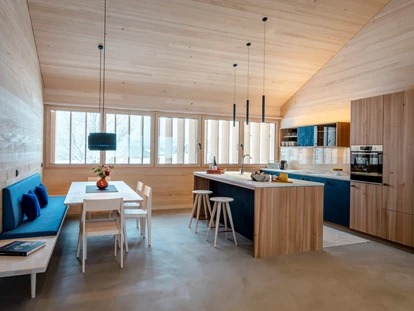 Wellnessurlaub - Fontanella - Wohnraum der Apartments Echtzeit und Freundeskreis - Fuchsegg Eco Lodge