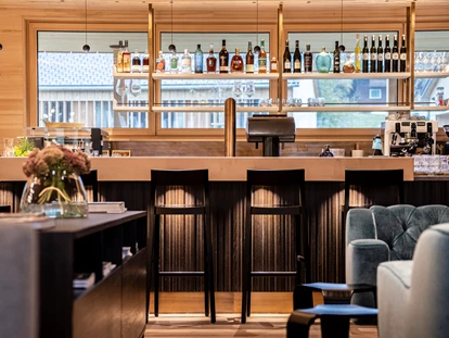 Wellnessurlaub - Fontanella - Treffraum & Bar - Fuchsegg Eco Lodge