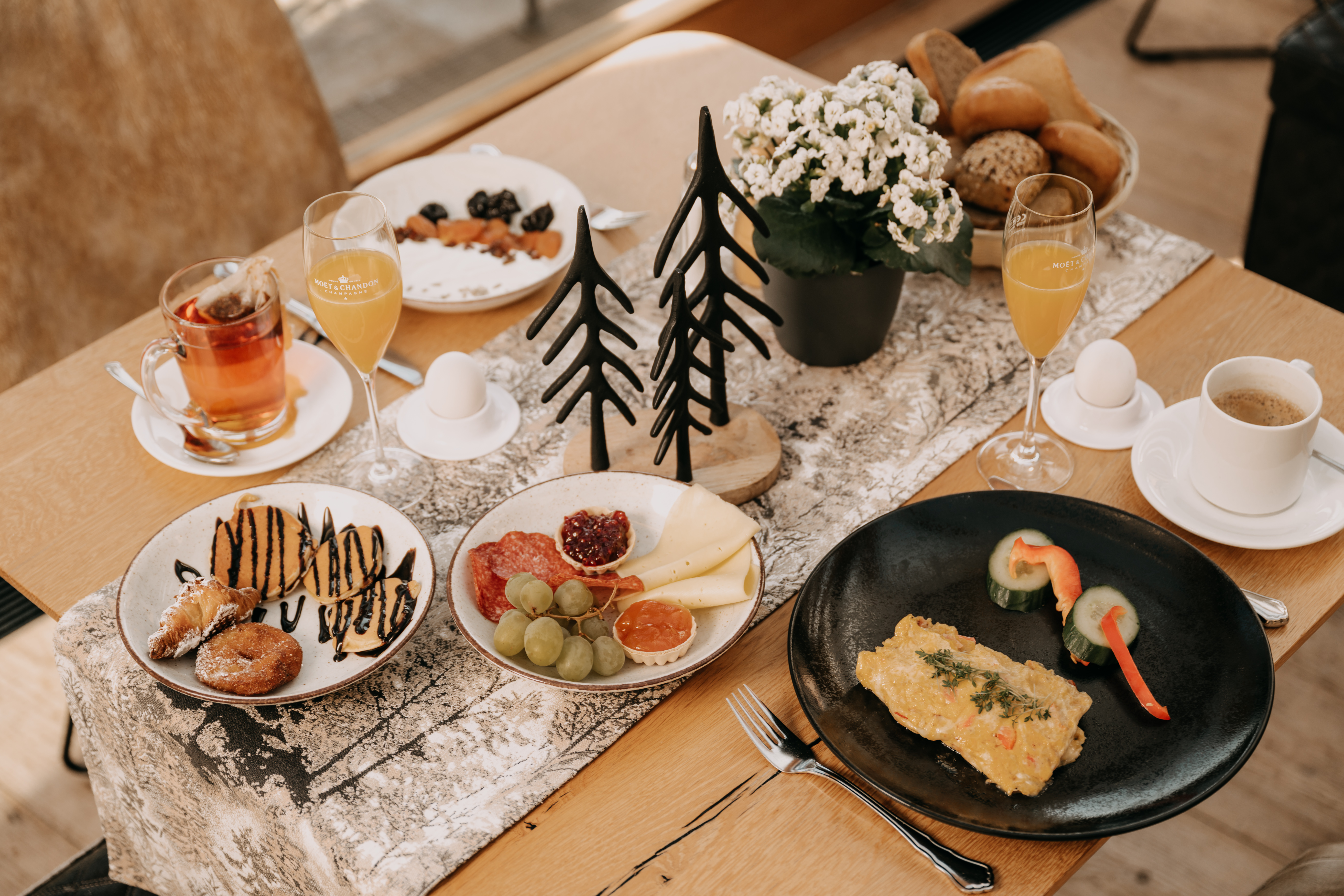 Wellnesshotel: Frühstück - Feuriger Tatzlwurm