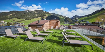 Wellnessurlaub - Pilates - Liegen auf Sonnenterrasse - Hotel Hasenauer