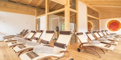 Wellnessurlaub - Day SPA - Emmersdorf (Nötsch im Gailtal) - Ruheraum mit Blick über den Weissensee - Ferienhof Neusacher Moser