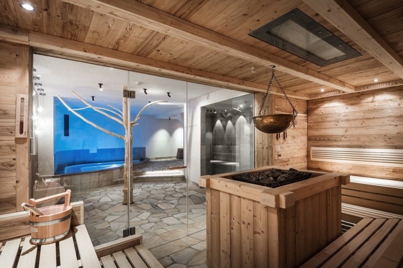 Kolfuschgerhof Mountain Resort Saunen und Bäder im Detail Textil- and Family Sauna