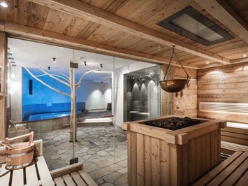 Kolfuschgerhof Mountain Resort Saunen und Bäder im Detail Textil- and Family Sauna