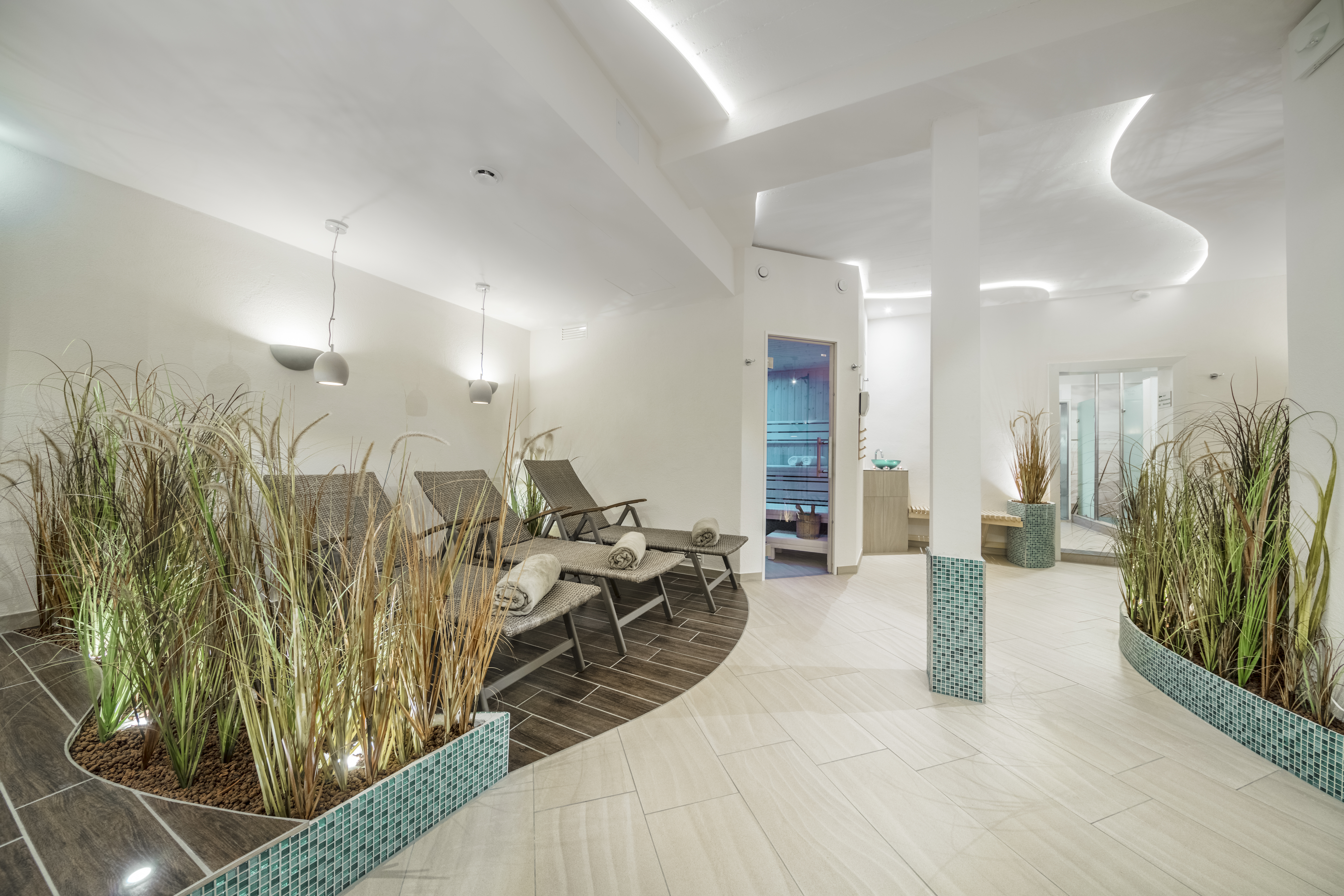 Wellnesshotel: Wellnessbereich - HofHotel Krähenberg