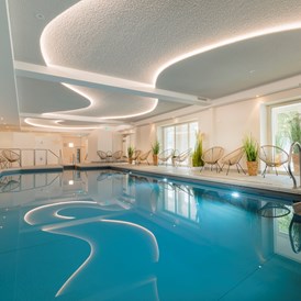 Wellnesshotel: Schwimmbad 11x5m - HofHotel Krähenberg