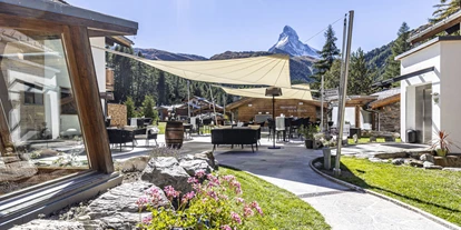 Wellnessurlaub - Pilates - Restaurant Terrasse mit Matterhornblick - Hotel Hemizeus und Iremia Spa