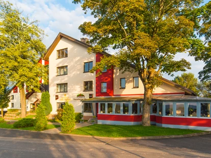 Wellnessurlaub - Finnische Sauna - Fladungen - Außenansicht - AKZENT Aktiv & Vital Hotel Thüringen