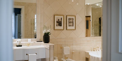 Wellnessurlaub - Hotel-Schwerpunkt: Wellness & Romantik - Nordrhein-Westfalen - Wellnessbad in der Präsidentensuite - Althoff Grandhotel Schloss Bensberg