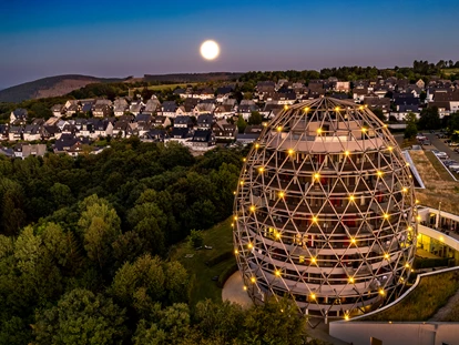 Wellnessurlaub - Paarmassage - Nordrhein-Westfalen - Außenansicht - Hotel Oversum Winterberg Ski & Vital Resort