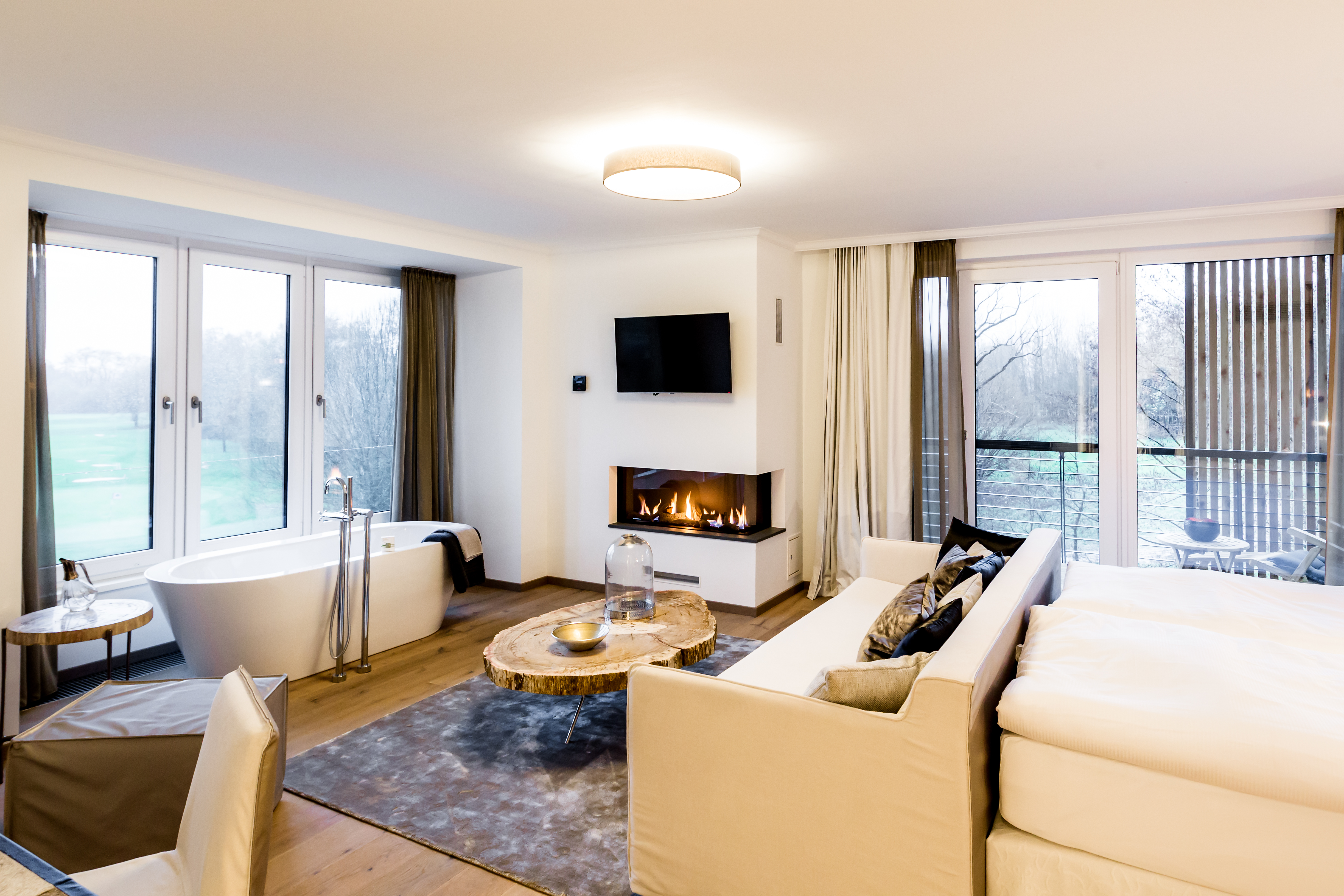 Landhotel Voshövel GmbH Zimmerkategorien Junior Suite Kristall, Champagner und Persien