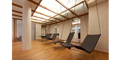 Wellnessurlaub - Havixbeck - Relax-Schaukeln Schwimmbadbereich - Ringhotel Am Stadtpark