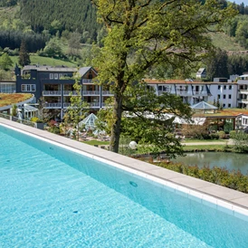 Wellnesshotel: Infinity Pool im Adults-Only Wellnessbereich Hotel Deimann - Romantikhotel Deimann
