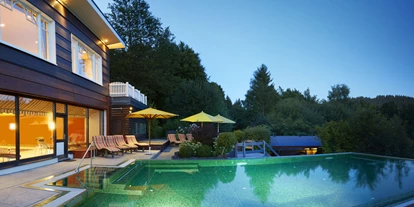 Wellnessurlaub - Pools: Innenpool - Nordrhein-Westfalen - Außenpool - Waldhaus Ohlenbach