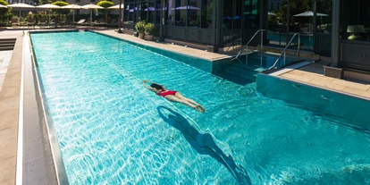 Wellnessurlaub - Ganzkörpermassage - Esthal - Pool - BollAnts Spa im Park