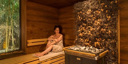 Wellnessurlaub - Ganzkörpermassage - Esthal - Bio-Sauna - BollAnts Spa im Park
