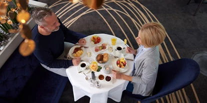 Wellnessurlaub - Day SPA - Bell (Landkreis Mayen-Koblenz) - Gemeinsames Frühstück vom reichhaltigen Büffet - so kann der Tag starten! - Hotel Heinz