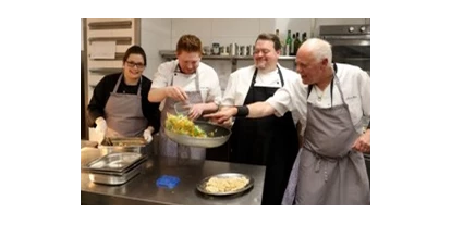Wellnessurlaub - Ganzkörpermassage - Esthal - die Leidenschaft zum Kochen wird großgeschrieben - absolut autentische Frischküche - Hotel Am Hirschhorn