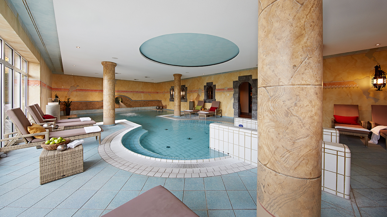 Golf & Sporthotel Wiesensee Saunen und Bäder im Detail Indoor-Pool