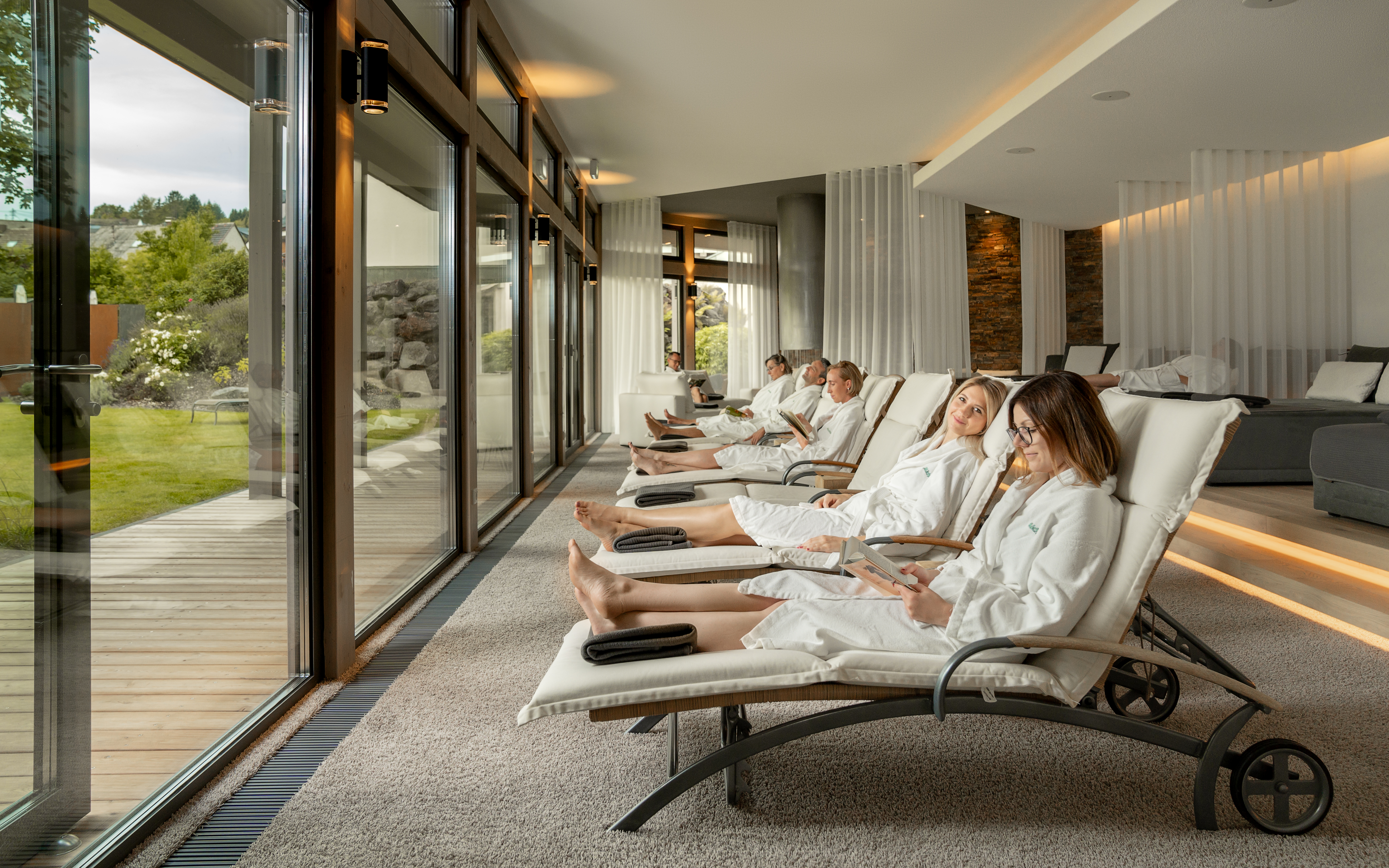 Wellnesshotel: Im Michels Wohlfühlhotel in der Eifel erwarten Sie Wellness mit Sauna, Massage, Pool und Ruhebereichen für wohlverdiente Erholung. - Michels Wohlfühlhotel   - Sauna | Spa