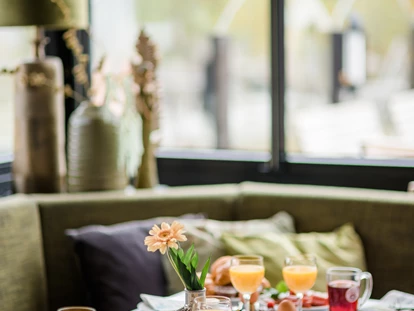 Wellnessurlaub - Verpflegung: Frühstück - Kall - Frühstück im Kaminzimmer - Sporthotel Grafenwald