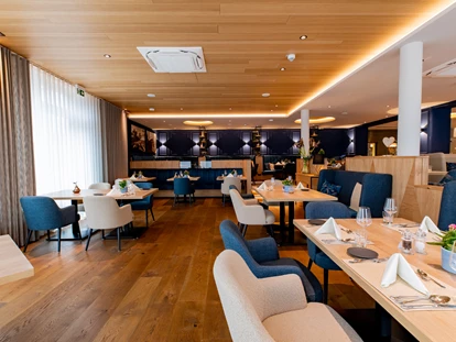 Wellnessurlaub - Ganzkörpermassage - Esthal - Pfalzblick Wald Spa Resort