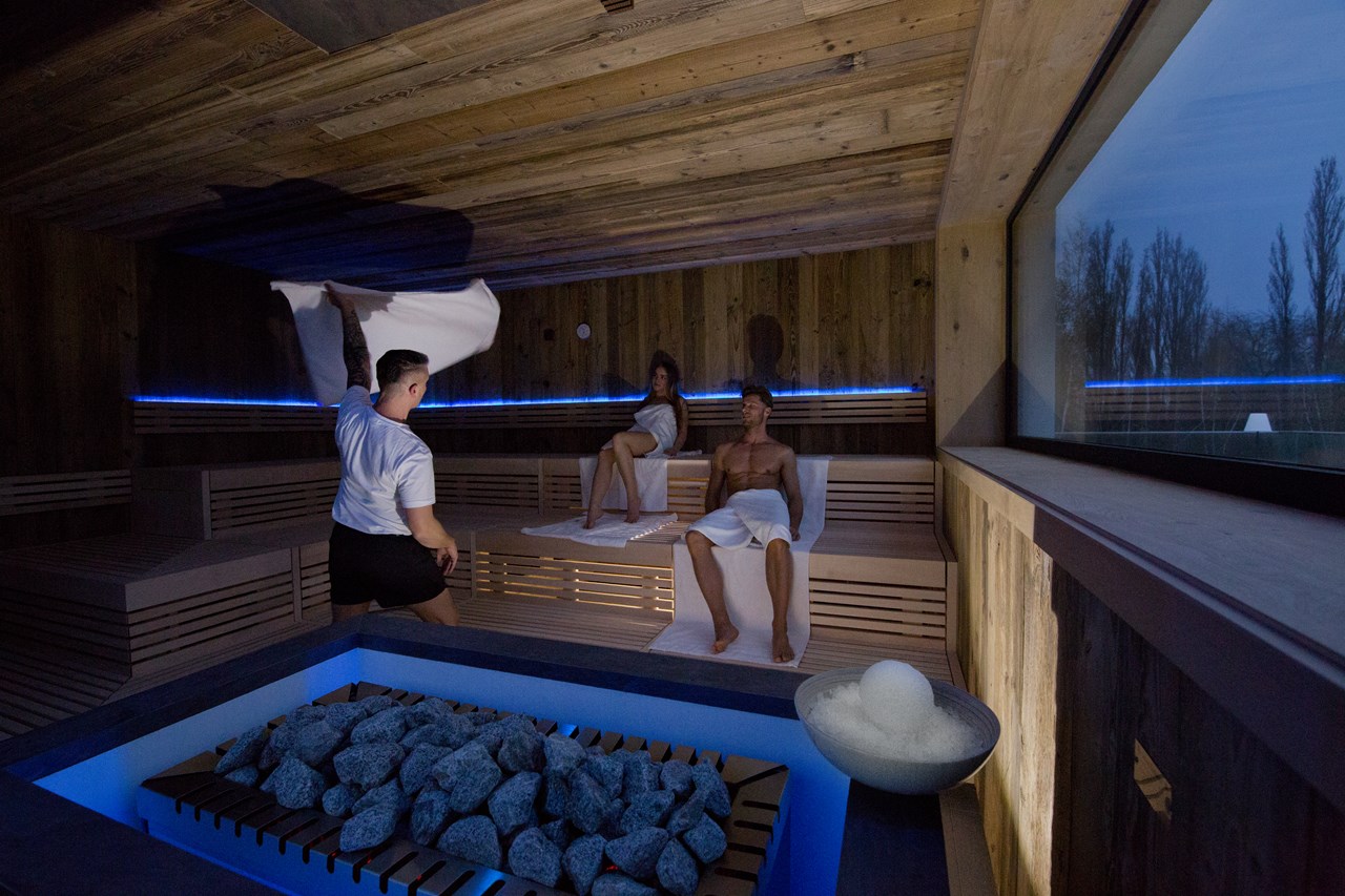 Romantik Hotel Schwanefeld & Spa Saunen und Bäder im Detail Panorama Sauna (80° bis 100°)